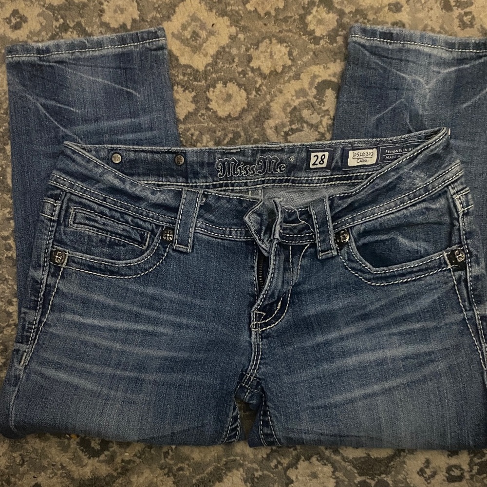 Miss Me Women's Classic Blue Jean Capris